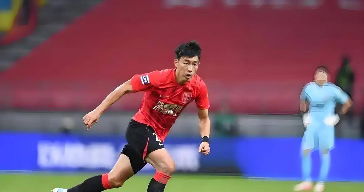 全站APP关于本菲卡训练开放日，国际比赛日防线松动引欢呼，CBA季后赛在即，球队文化再被提及的信息